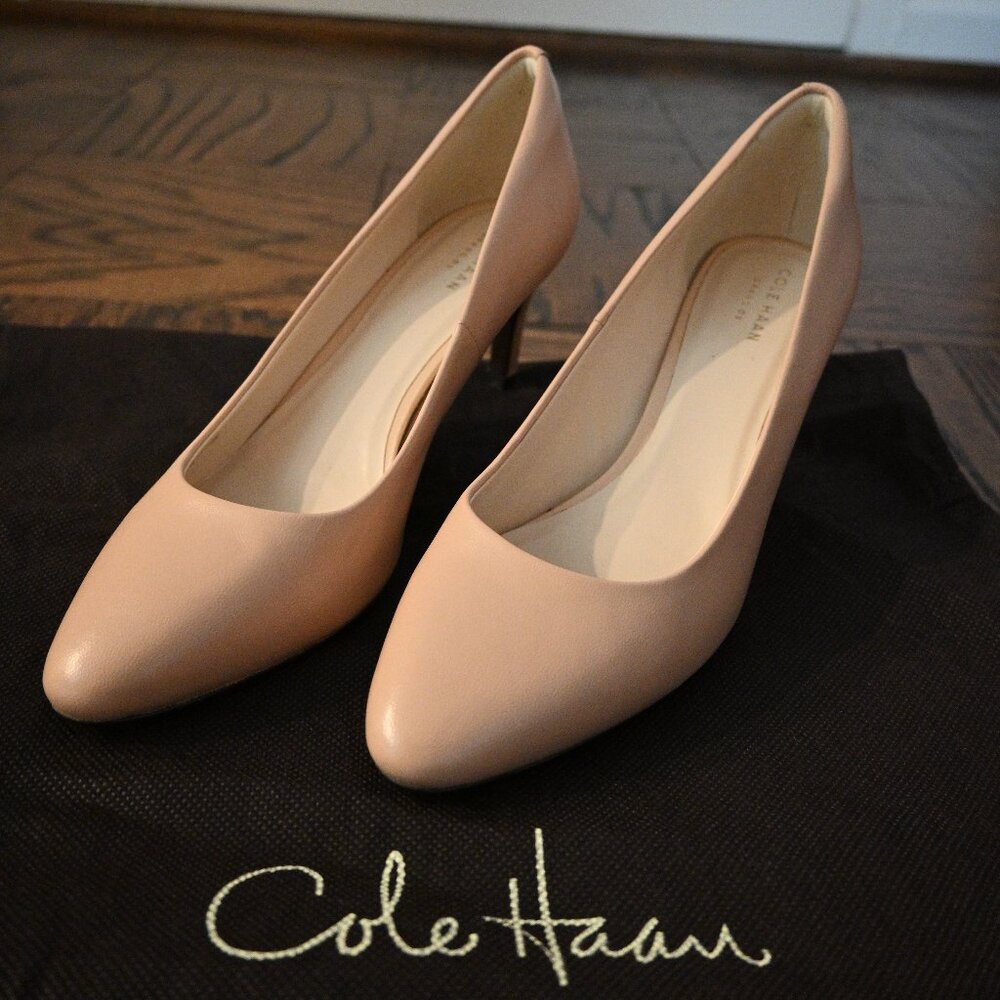 Cole Haan Nude Leather Pumps – Size 9 – Classic Mid Heel